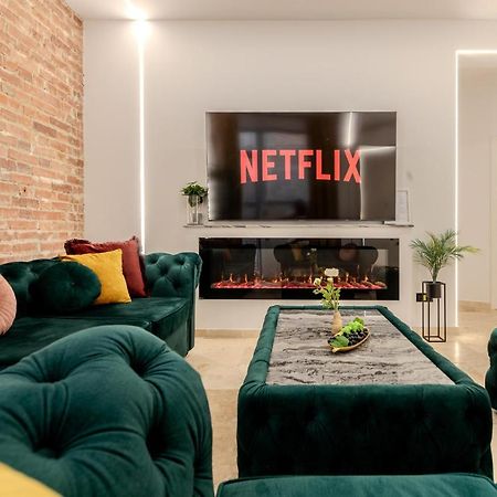 Luxury Living: Smart 2Br Apartment At Unirii Square Bukurešť Exteriér fotografie