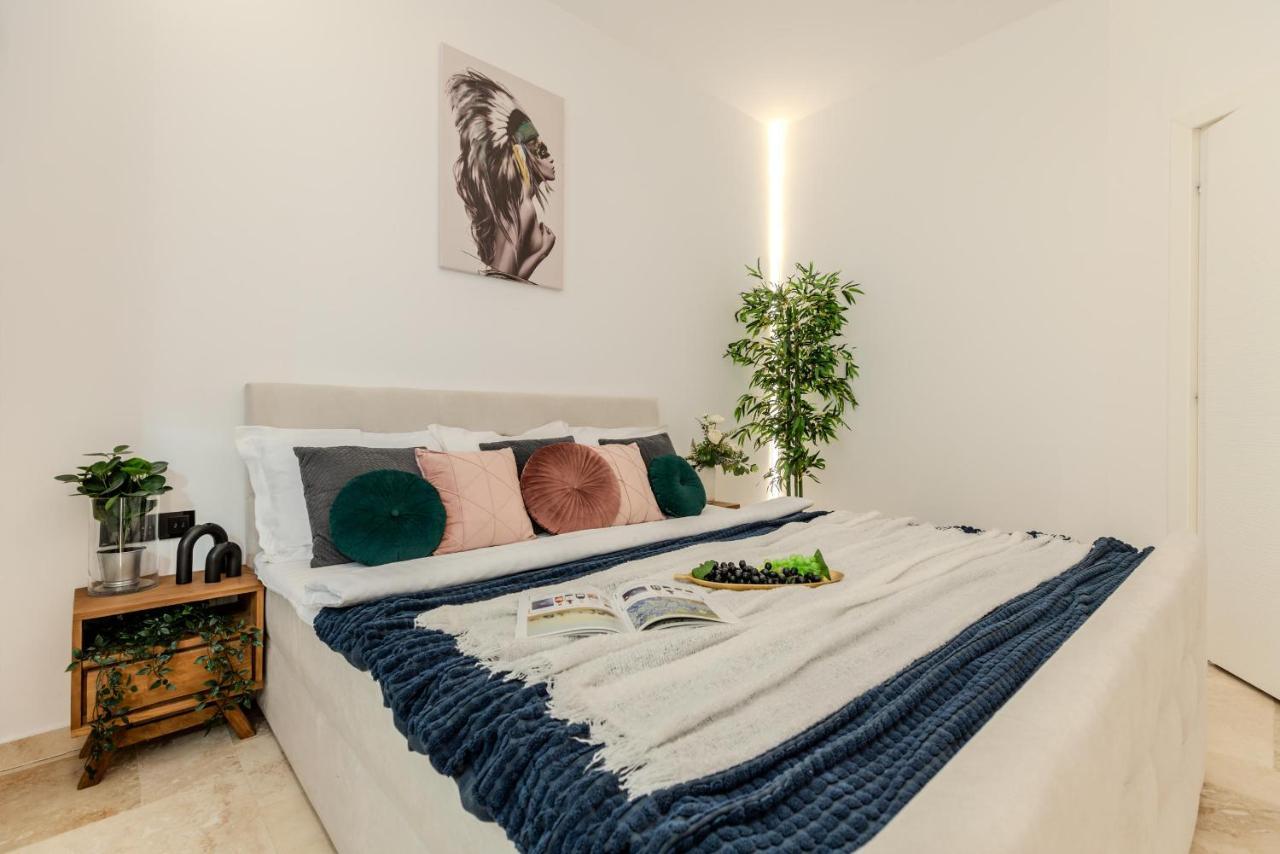 Luxury Living: Smart 2Br Apartment At Unirii Square Bukurešť Exteriér fotografie