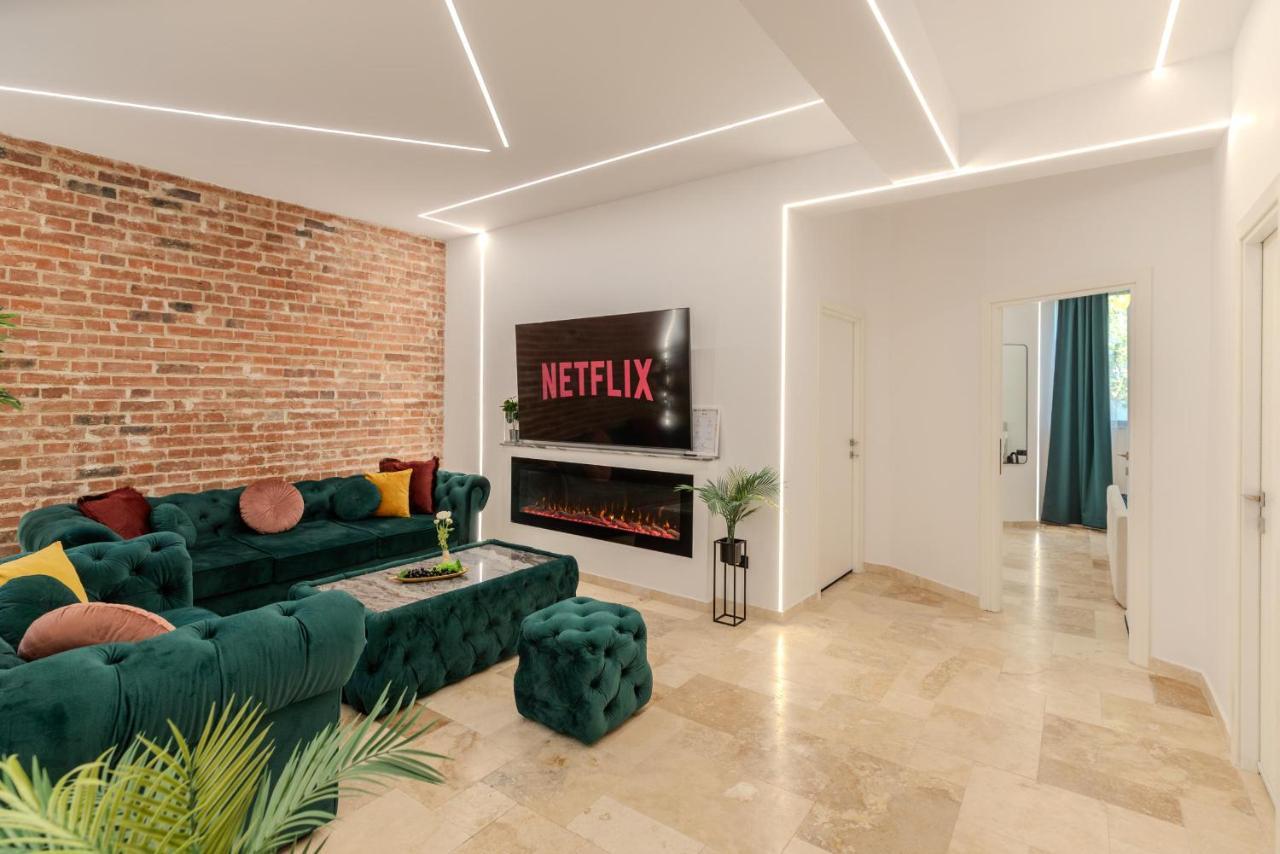 Luxury Living: Smart 2Br Apartment At Unirii Square Bukurešť Exteriér fotografie