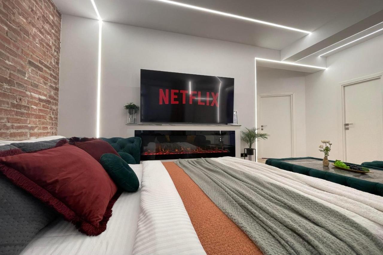 Luxury Living: Smart 2Br Apartment At Unirii Square Bukurešť Exteriér fotografie