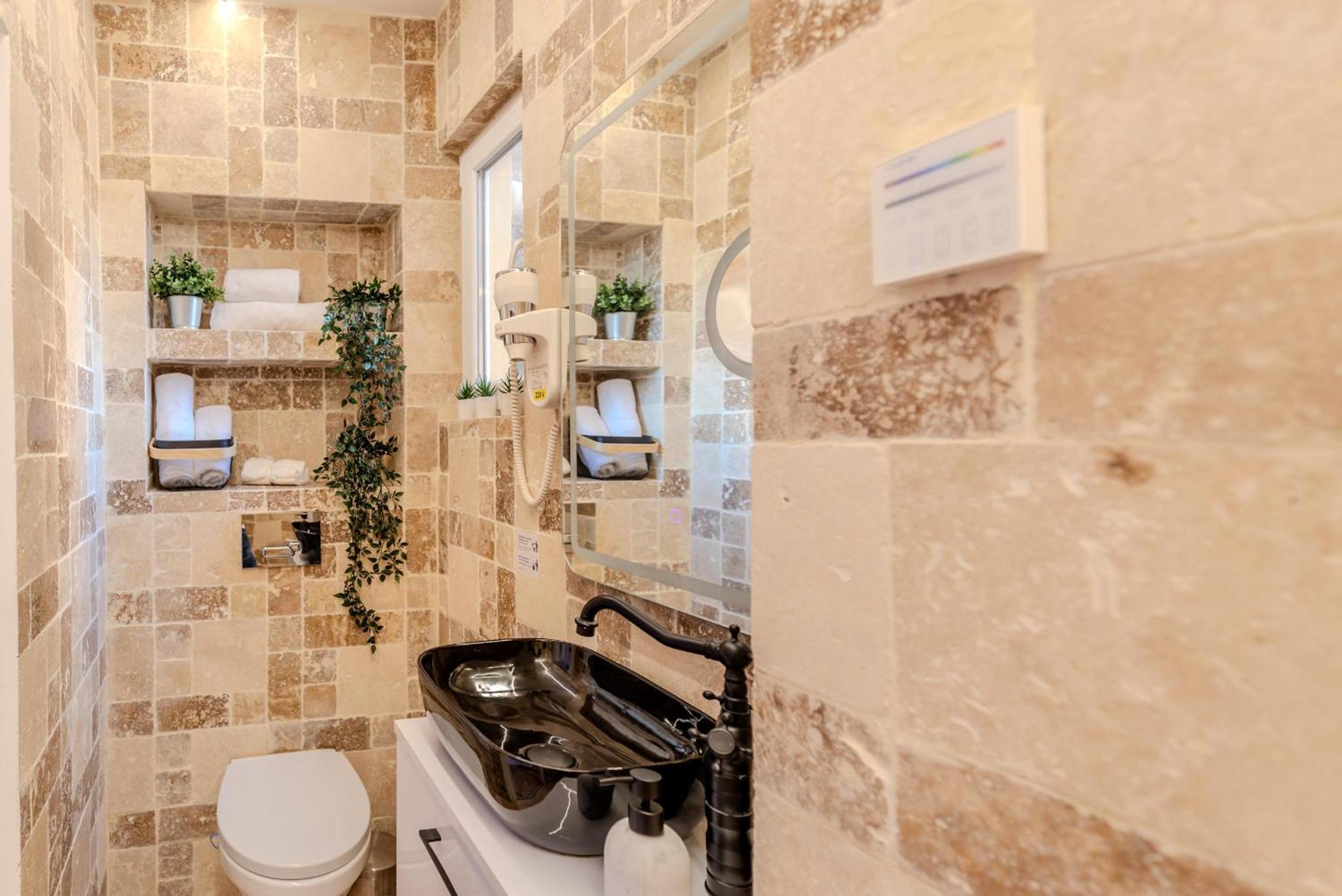 Luxury Living: Smart 2Br Apartment At Unirii Square Bukurešť Exteriér fotografie